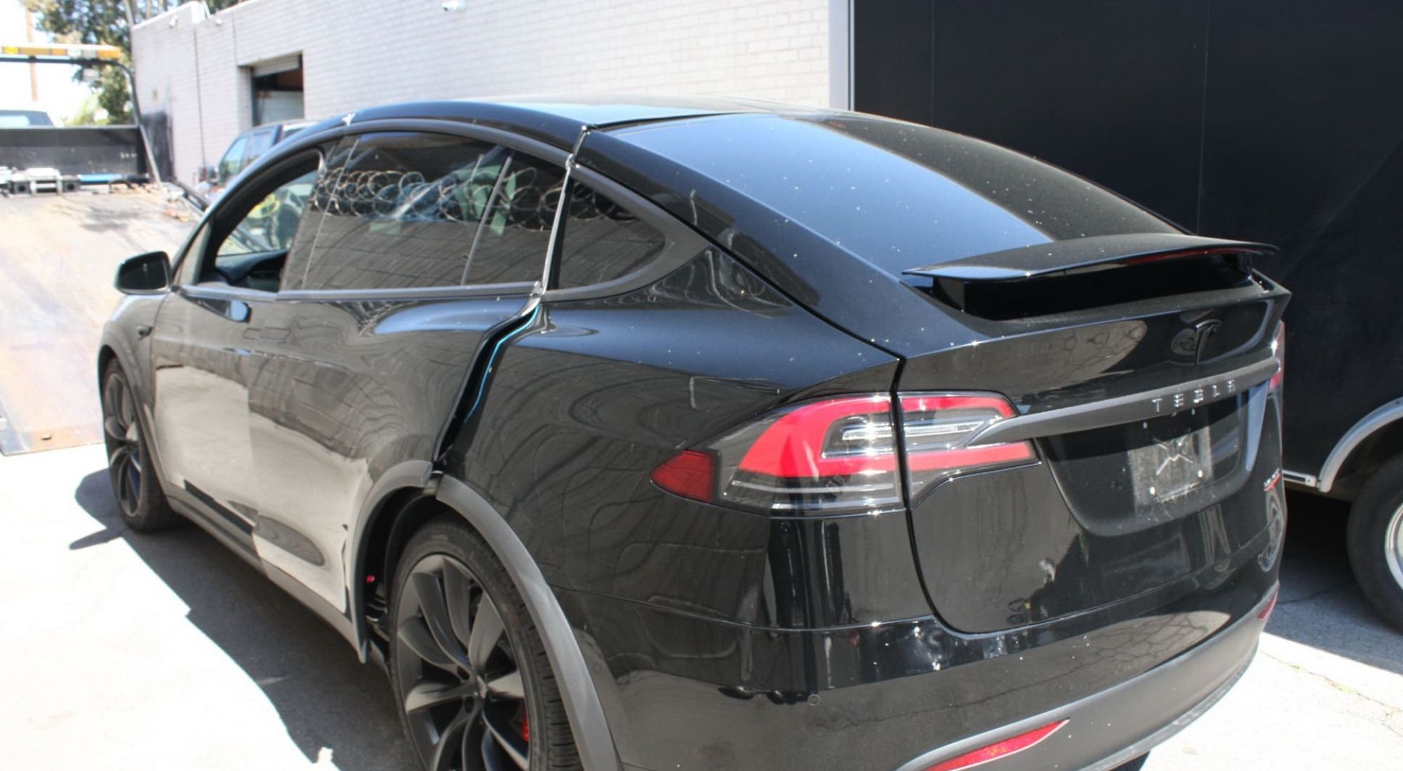 Tesla Model X Long Range Perfomance